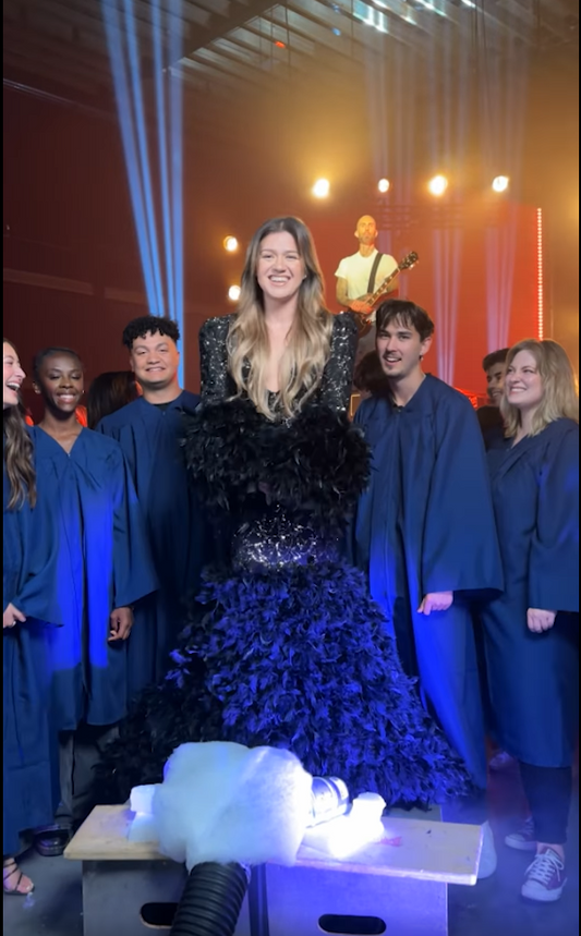 Kelly Clarkson in Auraelis Couture