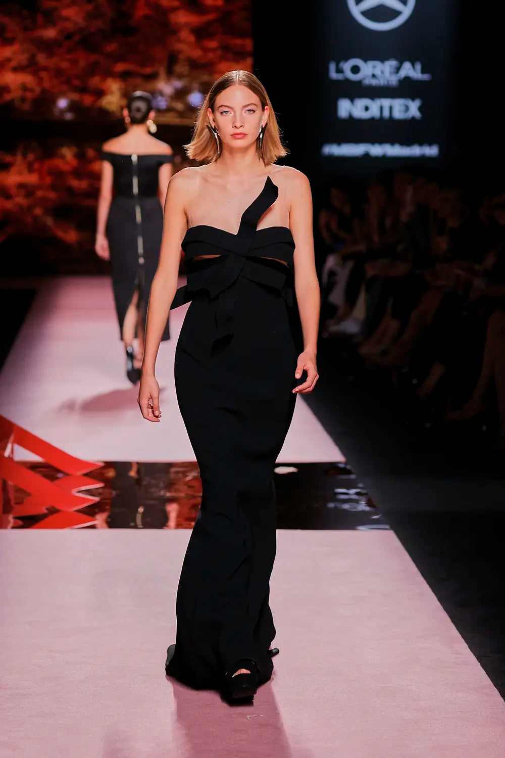 Strapless Epelde Gown