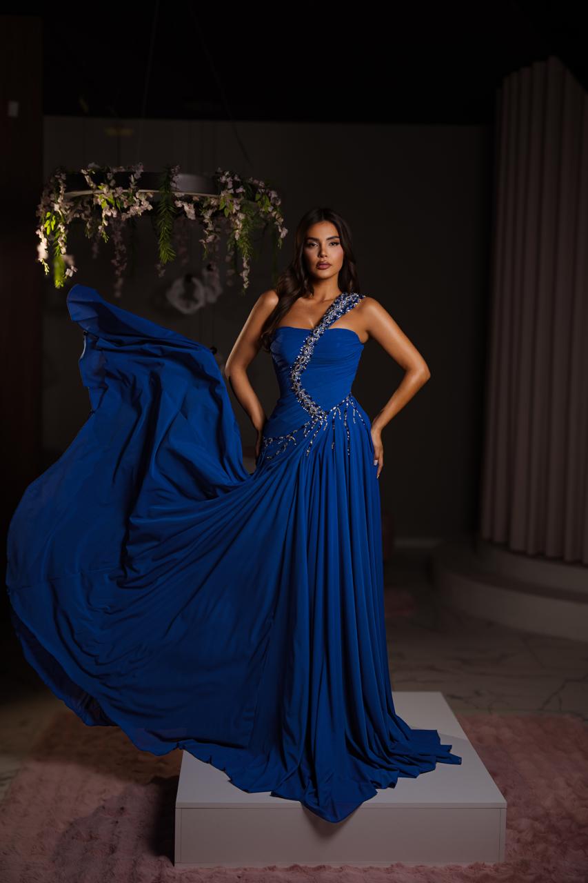 Sleeveless Imperial Gown