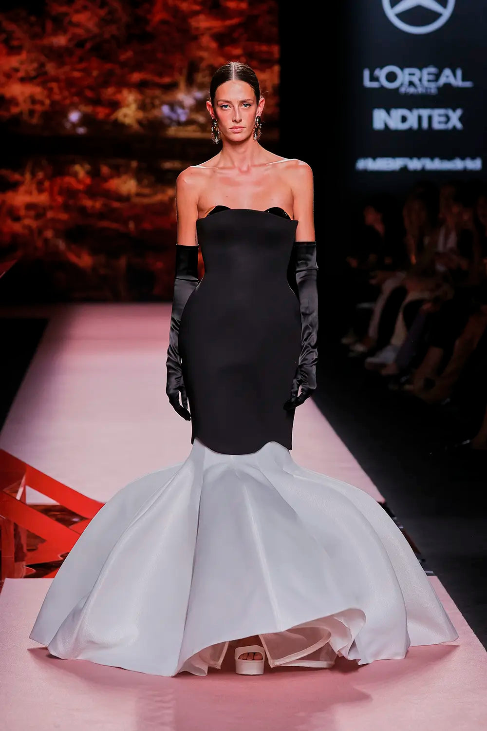 Strapless Fustel Gown