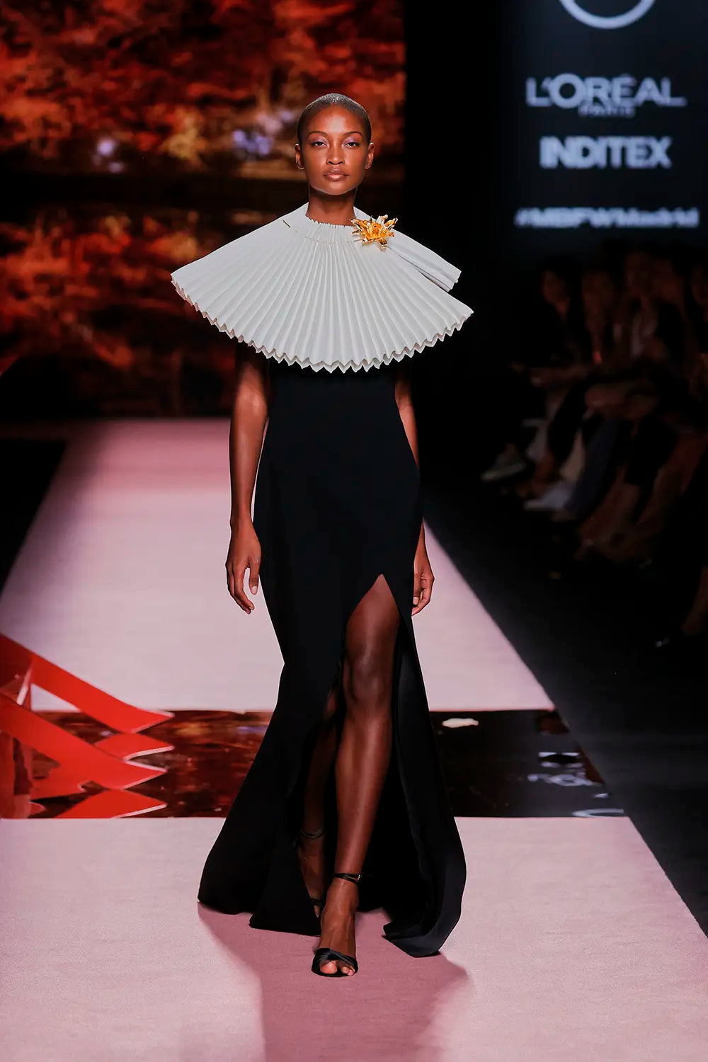 Sleeveless Gadiaga Gown