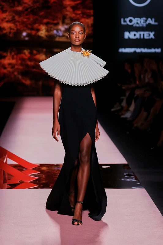 Sleeveless Gadiaga Gown