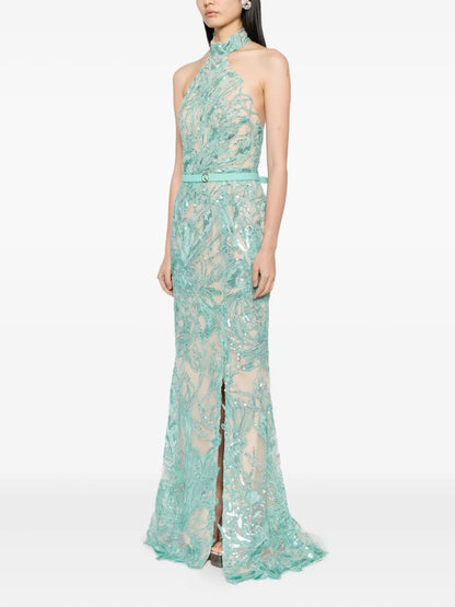 Vestido bordado con cuello halter
