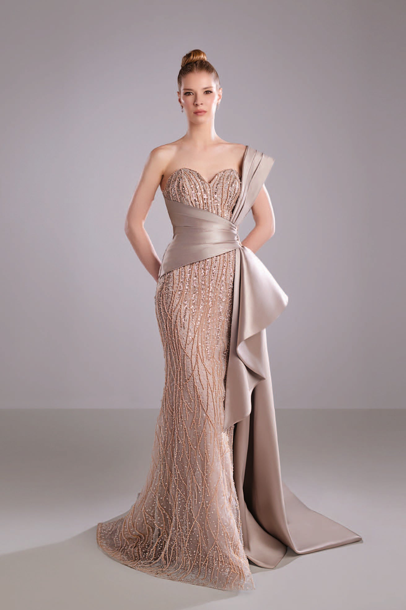 Lace Dress Embroidered with Mikado Bow