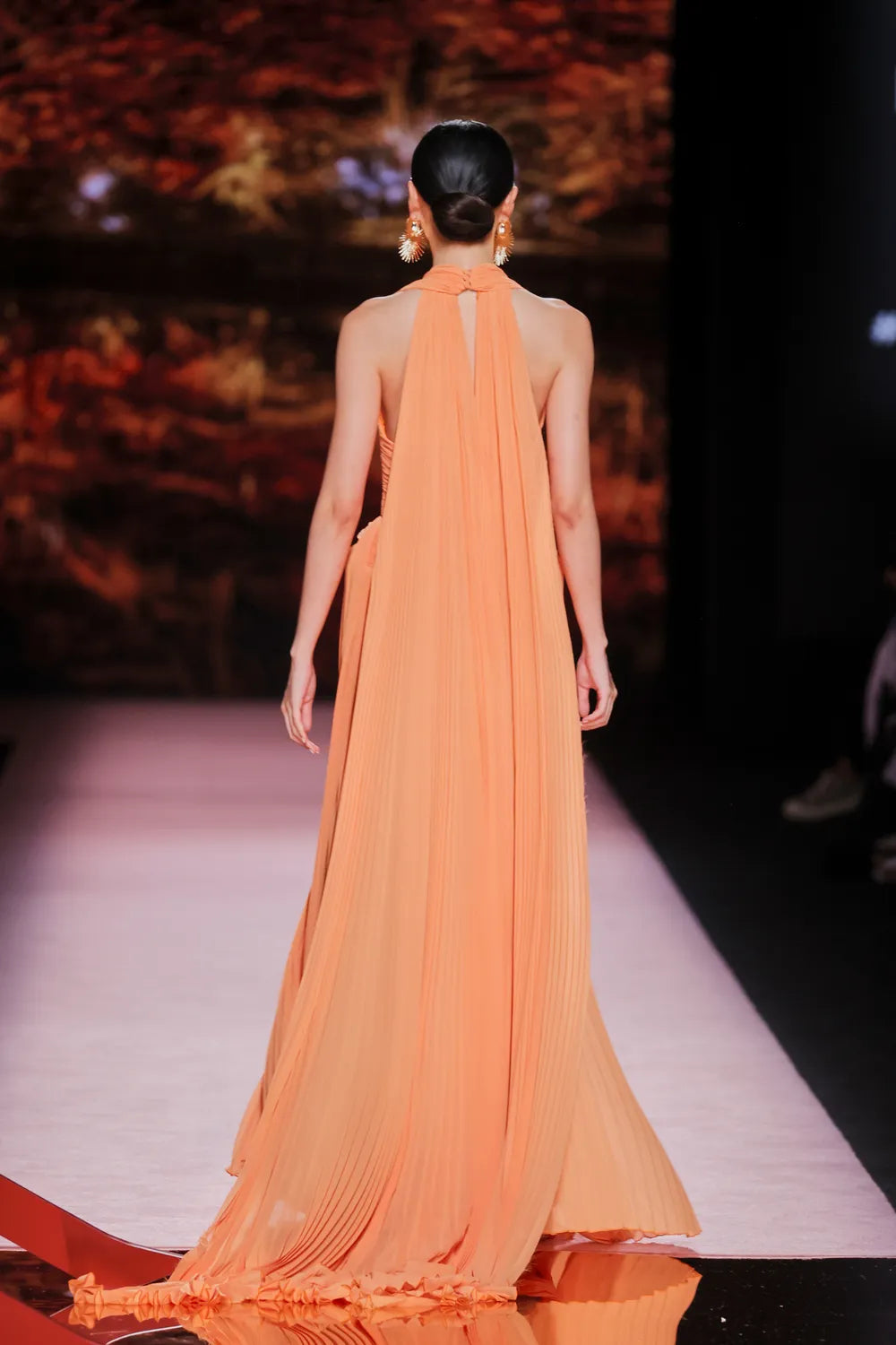 Sleeveless Bach Gown