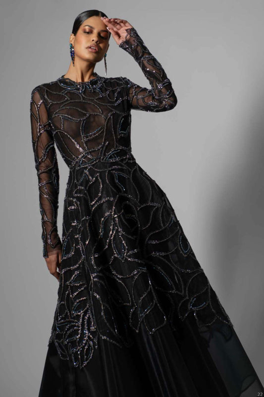 Vestido bordado de manga larga