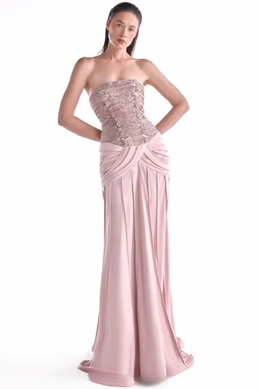 Vestido de crepé y encaje de lentejuelas rosa empolvado