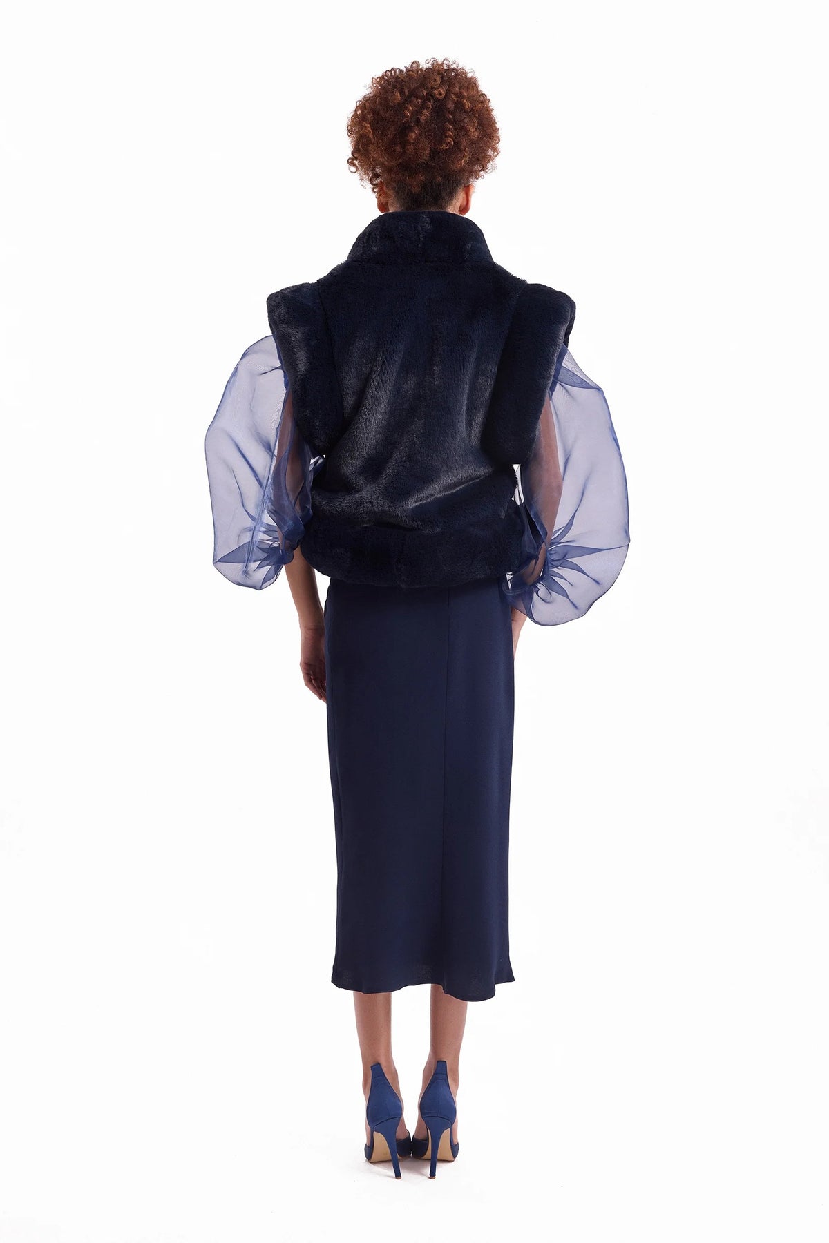 Conjunto de cuello alto con abalorios y pareo
