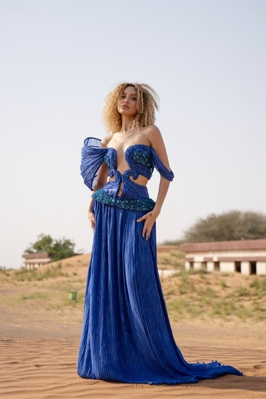 Vestido Esculpido con Hombros al Aire