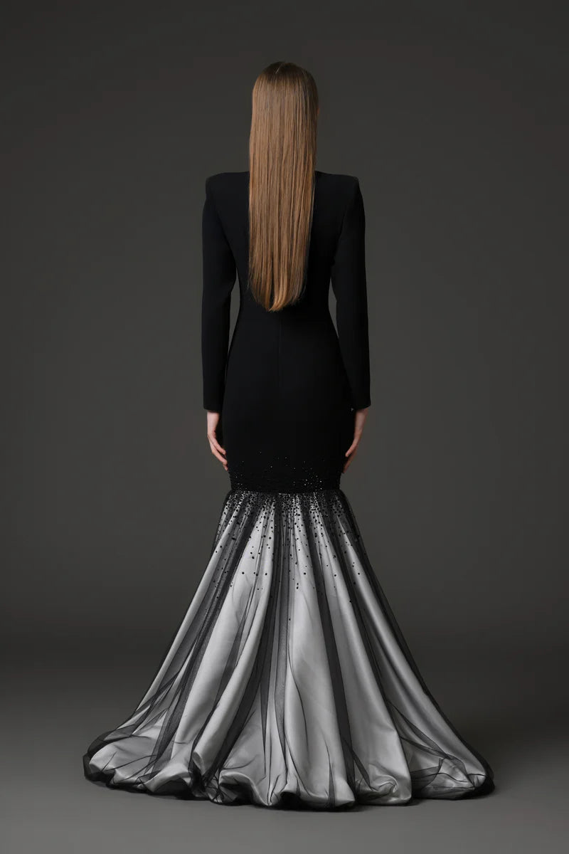 Black Crêpe Embroidered Mermaid Dress‭