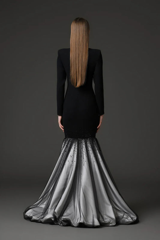 Black Crêpe Embroidered Mermaid Dress‭