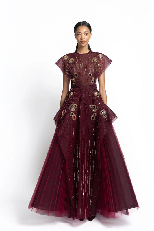 Vestido de tul claret con bordado de chakras