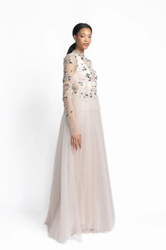 Top de tul con rosas y vestido plisado
