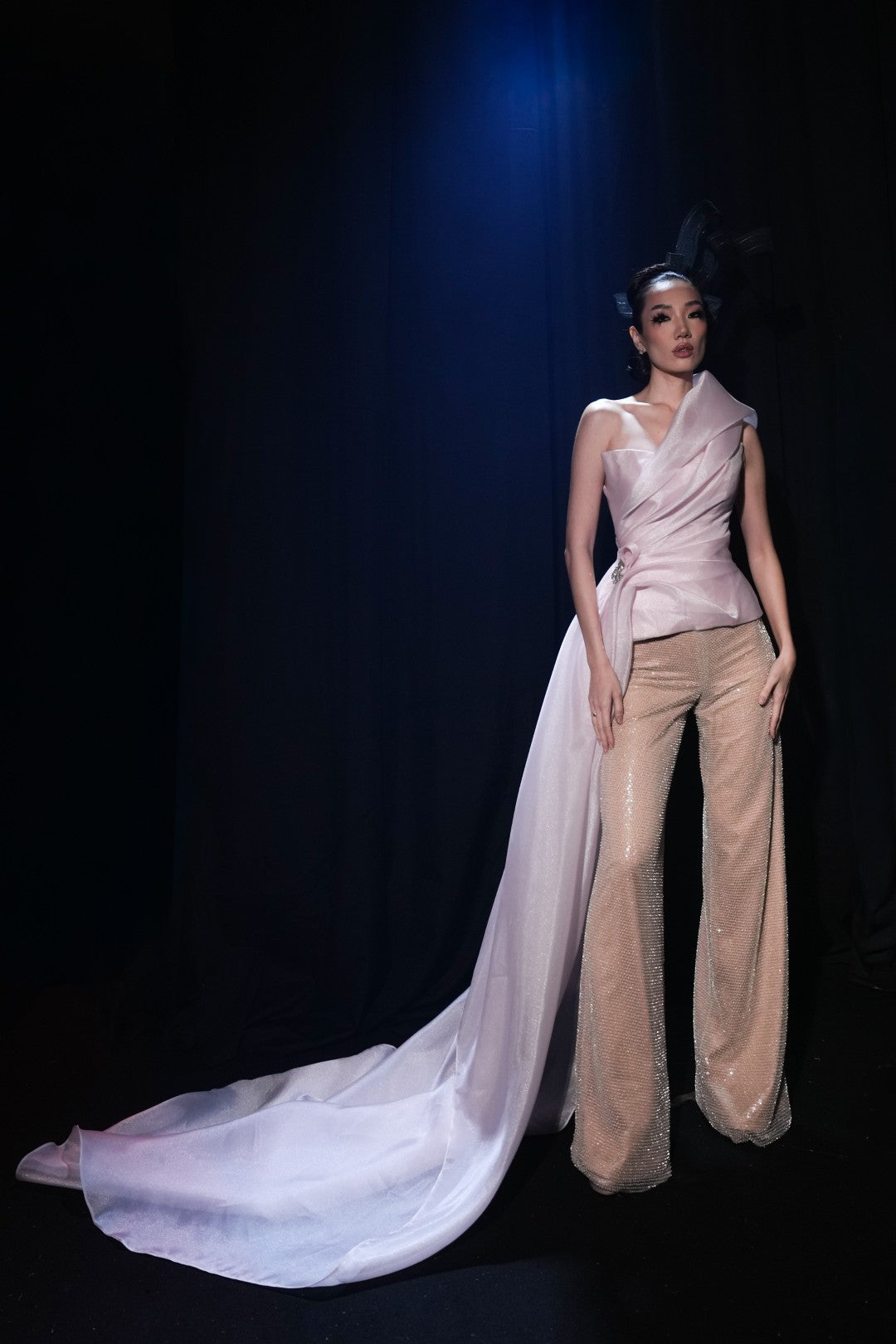 Sleeveless Draping Outfit