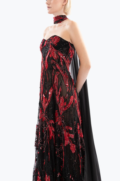 Vestido de noche sin tirantes bordado