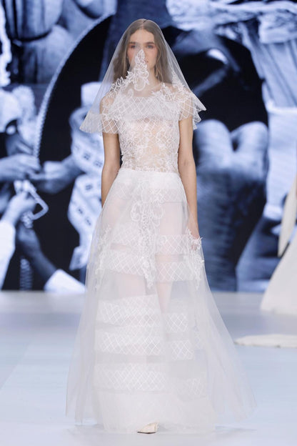 Elara Dress & Veil